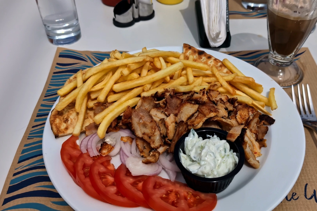 prikaz pomfrita i šavarme
